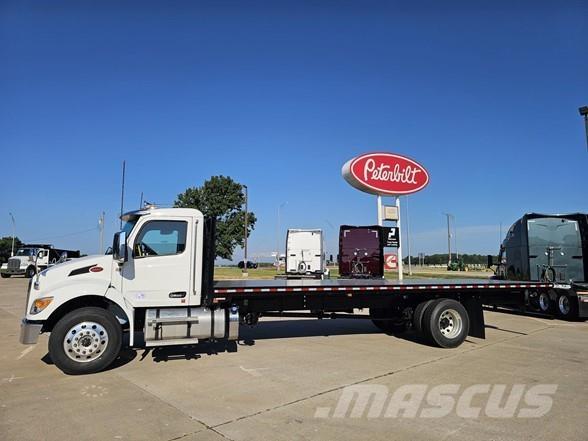 Peterbilt 536 平ボディー