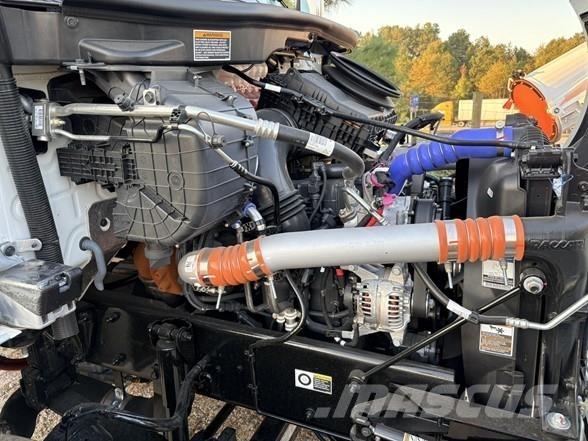Peterbilt 537 中古トラクターヘッド | トレーラーヘッド