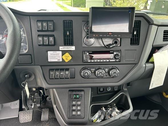 Peterbilt 537 建設機械 -　その他