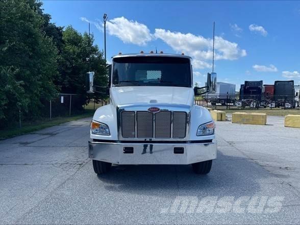 Peterbilt 548 平ボディー
