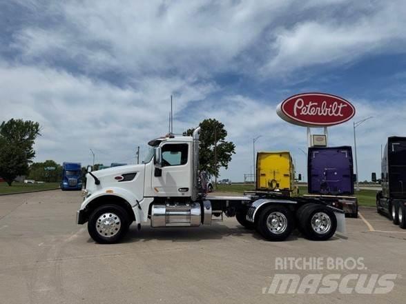 Peterbilt 567 中古トラクターヘッド | トレーラーヘッド