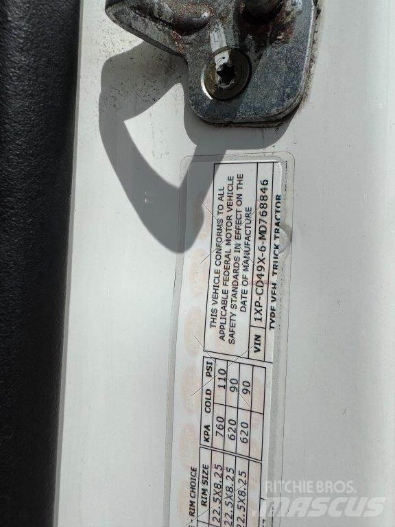 Peterbilt 567 中古トラクターヘッド | トレーラーヘッド