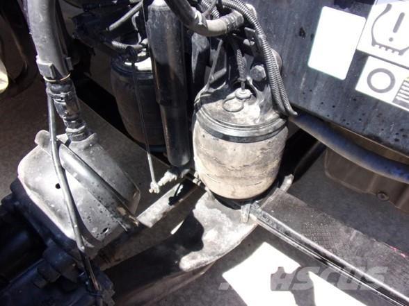 Peterbilt 567 中古トラクターヘッド | トレーラーヘッド