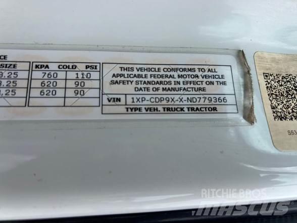 Peterbilt 567 中古トラクターヘッド | トレーラーヘッド