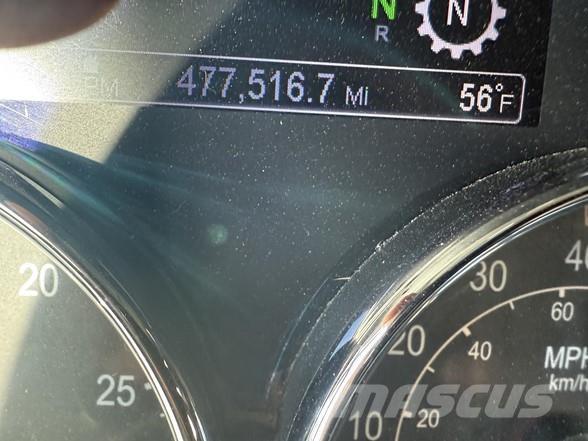 Peterbilt 567 中古トラクターヘッド | トレーラーヘッド