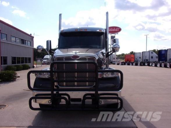 Peterbilt 567 中古トラクターヘッド | トレーラーヘッド