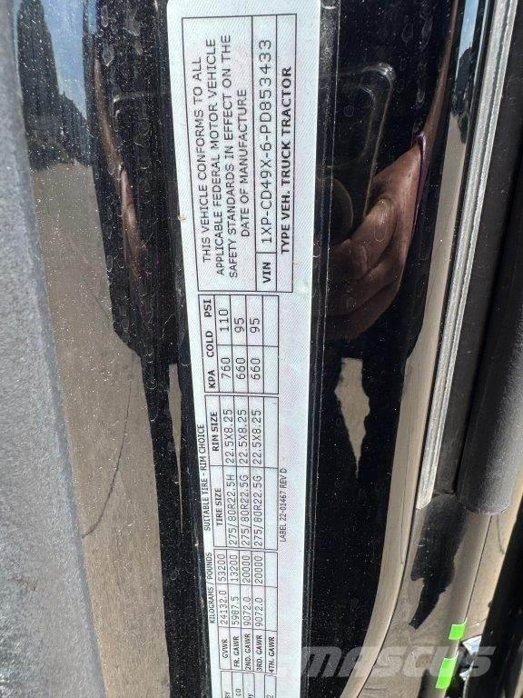 Peterbilt 567 中古トラクターヘッド | トレーラーヘッド