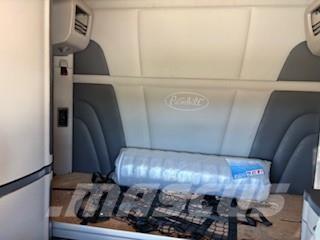 Peterbilt 567 中古トラクターヘッド | トレーラーヘッド