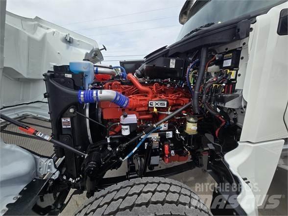 Peterbilt 567 中古トラクターヘッド | トレーラーヘッド