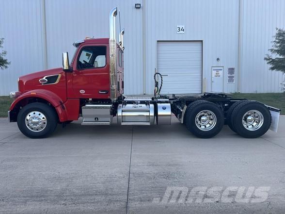Peterbilt 567 中古トラクターヘッド | トレーラーヘッド