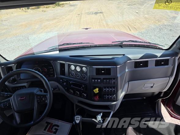 Peterbilt 567 中古トラクターヘッド | トレーラーヘッド