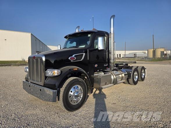 Peterbilt 567 中古トラクターヘッド | トレーラーヘッド