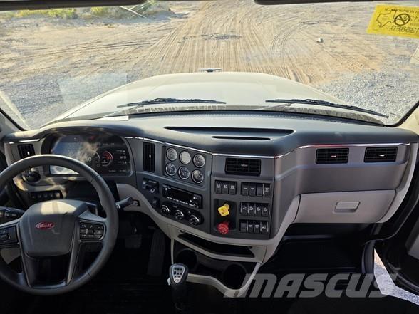 Peterbilt 567 中古トラクターヘッド | トレーラーヘッド