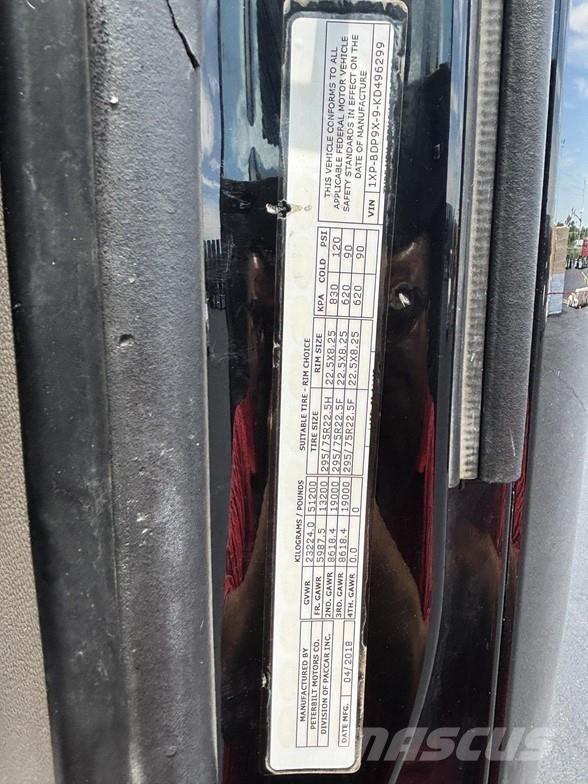 Peterbilt 579 中古トラクターヘッド | トレーラーヘッド