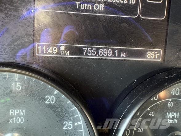 Peterbilt 579 中古トラクターヘッド | トレーラーヘッド