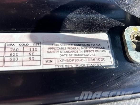 Peterbilt 579 中古トラクターヘッド | トレーラーヘッド