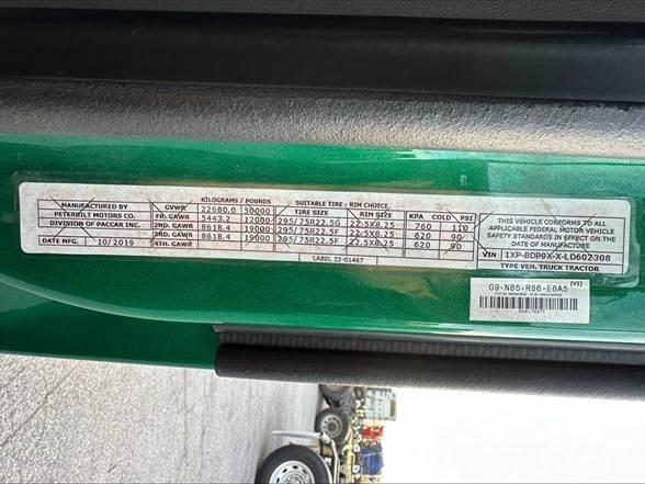Peterbilt 579 中古トラクターヘッド | トレーラーヘッド