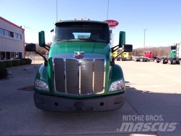 Peterbilt 579 中古トラクターヘッド | トレーラーヘッド