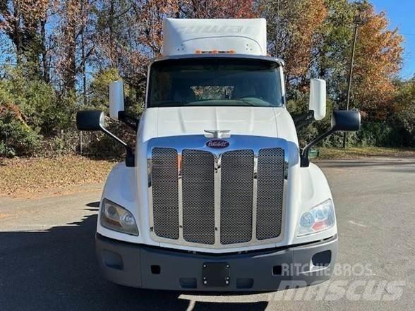 Peterbilt 579 中古トラクターヘッド | トレーラーヘッド