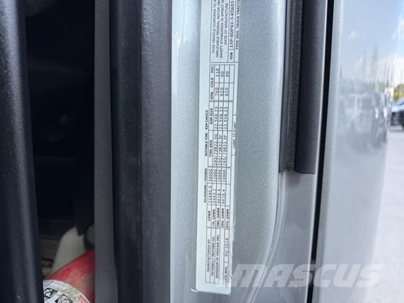 Peterbilt 579 中古トラクターヘッド | トレーラーヘッド