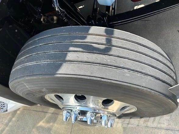 Peterbilt 579 中古トラクターヘッド | トレーラーヘッド