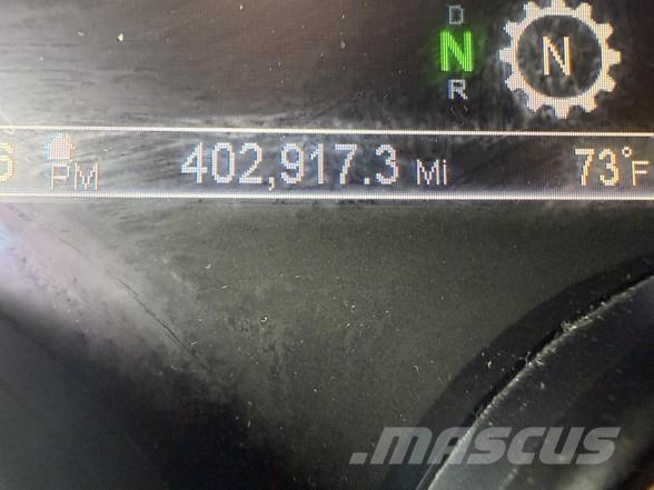 Peterbilt 579 中古トラクターヘッド | トレーラーヘッド