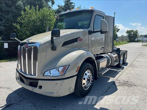Peterbilt 579 中古トラクターヘッド | トレーラーヘッド