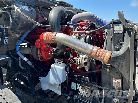 Peterbilt 579 中古トラクターヘッド | トレーラーヘッド