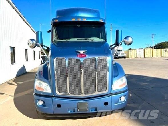 Peterbilt 579 中古トラクターヘッド | トレーラーヘッド