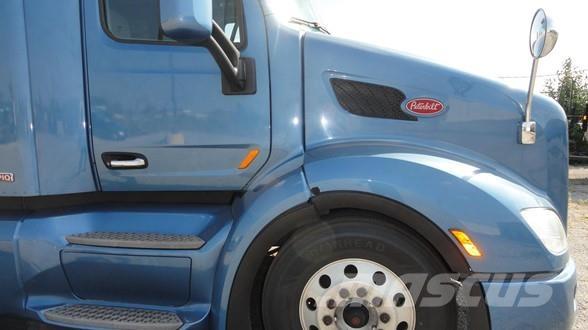 Peterbilt 579 中古トラクターヘッド | トレーラーヘッド