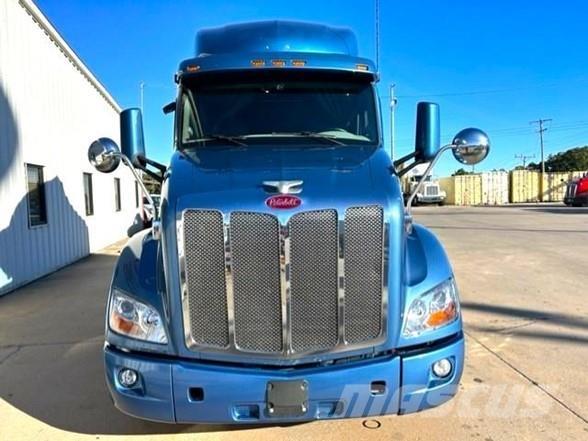Peterbilt 579 中古トラクターヘッド | トレーラーヘッド