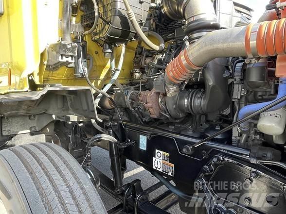 Peterbilt 579 中古トラクターヘッド | トレーラーヘッド