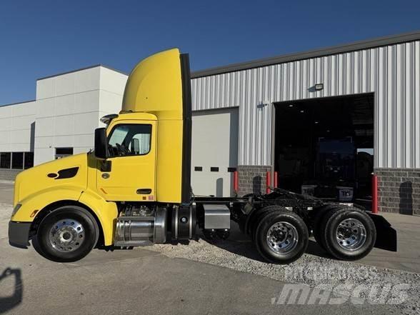 Peterbilt 579 中古トラクターヘッド | トレーラーヘッド