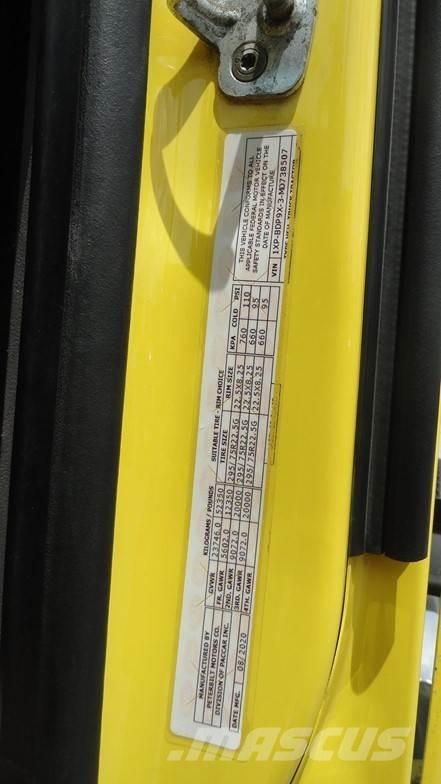 Peterbilt 579 中古トラクターヘッド | トレーラーヘッド