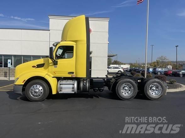 Peterbilt 579 中古トラクターヘッド | トレーラーヘッド