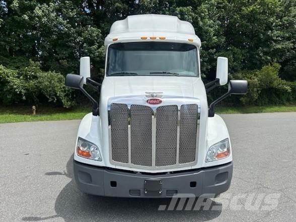 Peterbilt 579 中古トラクターヘッド | トレーラーヘッド