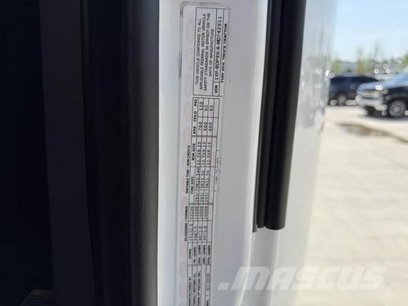 Peterbilt 579 中古トラクターヘッド | トレーラーヘッド