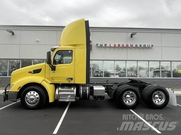 Peterbilt 579 中古トラクターヘッド | トレーラーヘッド