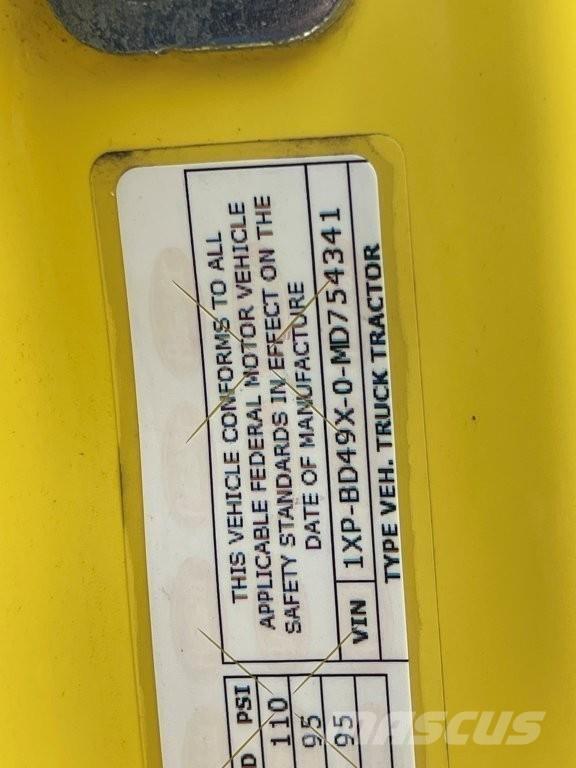 Peterbilt 579 中古トラクターヘッド | トレーラーヘッド