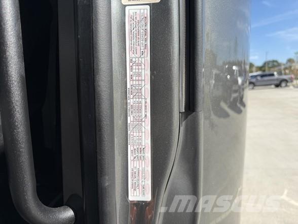 Peterbilt 579 中古トラクターヘッド | トレーラーヘッド