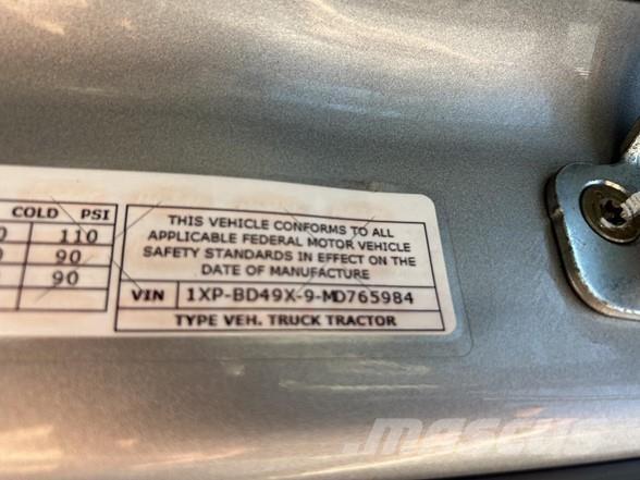 Peterbilt 579 中古トラクターヘッド | トレーラーヘッド