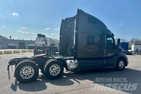 Peterbilt 579 中古トラクターヘッド | トレーラーヘッド