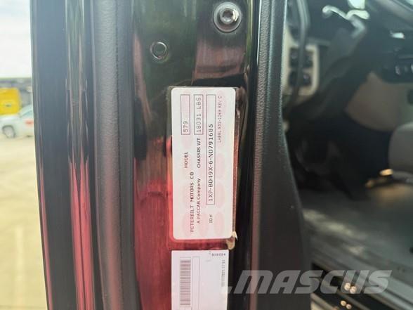 Peterbilt 579 中古トラクターヘッド | トレーラーヘッド