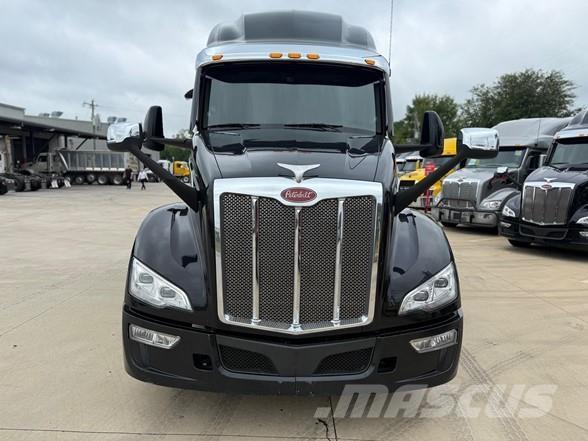 Peterbilt 579 中古トラクターヘッド | トレーラーヘッド