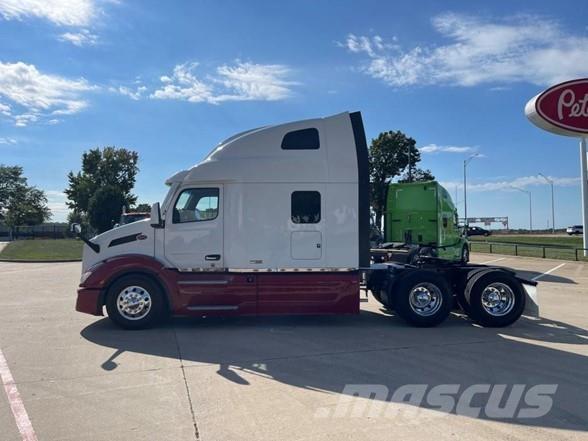 Peterbilt 579 中古トラクターヘッド | トレーラーヘッド