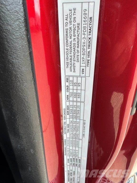 Peterbilt 579 中古トラクターヘッド | トレーラーヘッド