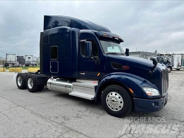 Peterbilt 579 中古トラクターヘッド | トレーラーヘッド
