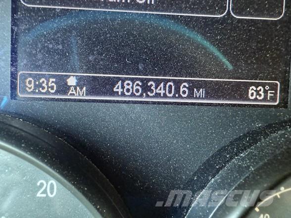 Peterbilt 579 中古トラクターヘッド | トレーラーヘッド