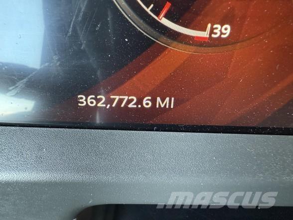 Peterbilt 579 中古トラクターヘッド | トレーラーヘッド