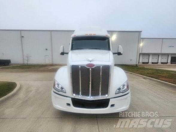 Peterbilt 579 中古トラクターヘッド | トレーラーヘッド